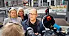 Lærerorganisasjonene kommer til Arbeids- og inkluderingsdepartementet for å høre at regjeringen vil foreslå tvungen lønnsnemnd. Utdanningsforbundet leder Stefen Handal blir intervjuet. Til venstre leder i Norsk Lektorlag, Helle Christin Nyhuus. I bakgrunnen står leder i Skolenes Landsforbund, Mette Walker.