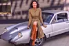 VAREMERKE: Åse Kleveland har i mange år kjørt sin Saab Sonett 1968-modell. Den er et skikkelig blikkfang.