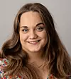 Amalie Vågen Ystebø, forsker ved NTNU, utfordrer renholdsbransjens selvbilde som «integreringsmaskin».