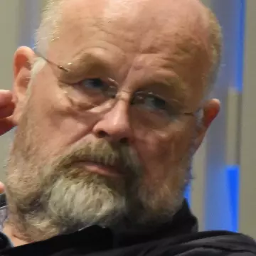 avdelingstillitsvalgt og klubbleder for Fellesforbundet i Tide Buss AS, Rutepakke Vest