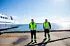 STOLTE: Cato og Nils trives i jobben som bryggemenn på kaia i Horten.