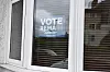 VOTE REMAIN: Brixton er, som London, en bydel der et flertall er ventet å stemme for fortsatt EU-medlemskap. Noen har markert standpunktet ved å henge opp plakat i vinduet.