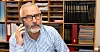 HALLO, FAGFORBUNDET: Forbundsleder Odd Christian Øverland i det han er i ferd med å informere Fagforbundets Mette Nord om forbundsstyrets innstilling.