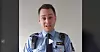 NETTSUKSESS: Stig Torgersen (31) bruker mobiltelefon uten simkort til å lage TikTok-videoer fra Mandal avdeling.