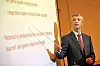 Professor Steinar Holden har ledet utvalget som har utredet hvordan lønnsuttviklingen kan slå bedre ring om konkurranseutsatt industri.