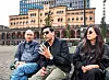 Her er Akhenaton Al-Madi Oddvar de Leon sammen med daglig leder Umar Ashraf og nestleder Garima Singh i Antirasistisk senter (ARS).