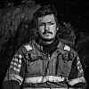 Navn: Alexander René Sætermo Alder: 28 år Vokst opp i: Målselv kommune i Troms fylke Arbeidsoppgaver i gruva: Bolting, shuttle car, bakstuff Hvorfor jeg kom til gruvene: Hørt mye om Svalbard og kullgruvene og hadde derfor lyst til å prøve det før kullgruvene bare er historie. Hva jeg skal gjøre nå: Litt usikkert pr nå, men blir noe innenfor anleggsfaget.