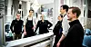 I SPEILET: Frå venstre: Restaurantsjef Henrik Dahl Jahnsen, kokk Bjørn Sivertsen, vertinne Linn Kristin Pettersen.