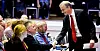 Ap-leder Jonas Gahr Støre har gode kort på hånda, skriver ANB-redaktør Kjell Werner. Her hilser Støre på Fellesforbundets Jørn Eggum.