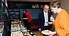 SERVERING: Ole André Myhrvold er den eneste stortingsrepresentanten fra Senterpartiet som er medlem i HK. Her er han flankert av HK-nestlederne Lena Reitan (t.v) og Elisabeth Sundset.