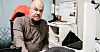 KRITISK: Klubbleder Mikael Persson mener ansatte står nærmest rettsløse tilbake når arbeidsgiver bestrider sykmeldinger.