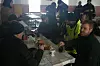 KALDT, MEN TRIVELIG: Frokost i en strømløs grenseby.