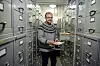 HISTORIKEREN: Arkivskapene hos Arbeiderbevegelsens arkiv og bibliotek er en arbeiderkulturinstitusjon i seg sjøl. Men daglig leder Frank Meyer er opptatt av mer enn å bare bevare arbeiderkulturen - den må få et nytt språk også.?
