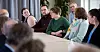 Sebastian Belter vil øke pensjonen gjennom tariffavtalen. Her er han, Charlott Pedersen (t.v.), Ellen Krystad, Mikael Kristoffersen og Inger Johanne Ensrud i forhandlinger om avtalen med Virke.