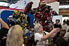 Benedikte Sterner lot ikke anledinngen gå fra seg til å ta selfie med transformers. Yrkes-VM er også show-off av yrkesmulighetene man har, en gedigen karrieremesse kan man man si...