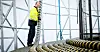 86 arbeidere skulle gjennomføre gå sakte-aksjon på Prysmian Groups kabelfabrikk i Drammen. Så ble lønnskravet deres innfridd i siste liten. Her er Ronny Axelsson på et av fabrikkens kabellagre ved en tidligere anledning.