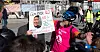 Avtroppende ILO-leder Guy Ryder støttet Foodora-streikende i Oslo i 2019. Ryder kommer fra arbeidstakersiden.