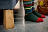GOD HØYDE: Sofaen er løftet opp fra gulvet slik at brukerne ikke skal komme så langt ned at det blir unødvendig tungt å reise seg igjen.