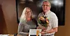 50-årsjubilant: Martin Storli (tidligere SVV) fikk diplom for 50 år som medlem. Jana Walzer stod for utdelingen.