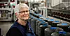 LÅG LØNN: Tilsette er for lite frampå og bransjen har historisk sett vore kvinnedominert. Det meiner industriarbeidar Astrid Frilund er noko av grunnen til den låge lønna i tekstilbransjen.