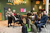 Kaffepause og spent tid før forhandlingsstart i morgentimene i dag.