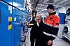 MF HADARØY: Den er en av de største ferjene på landsbasis og går mellom Hareid og Sulesund. Maskinsjef Anne-Mone Strandmann lærer opp motormann-lærling Marcus Hagen Aaram.
