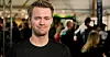 REDDER VERDEN: Sondre Bosaaen fortalte 10. klassingene på utdanningsmessen at ved å bli kjemiprosessoperatør kan de være med å redde verden.