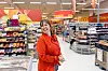 FULL FART: Det er alltid noe å gjøre som ansatt i dagligvarehandelen. Det liker Nina Hammer Thysse godt. Hun er salgsleder i faghandelen på Coop Extra Ålgård.