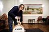 Bjørn Olsen, trommis i Østensjøvannet Blanda Blæs, er glad for at 'Kassa' ikke havnet i private hender.