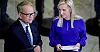Her er Magnus Takvam i sving under valgnatta 2019 sammen med Yvonne Fondenes fra TV2.