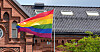 Her henger pride-flagget på Vålerenga skole (arkivfoto)