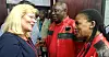 LANG HISTORIE: LOs Trude Tinnlund hilser på Zingswa Losi av Cosatu, den største fagbevegelsen COSATU (Congress of South African Trade Unions) under en fagforeningskongress i Johannesburg i 2018. President Cyril Ramaphosas fra Den afrikanske nasjonalkongressen (ANC) i midten.