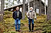 – Vi må lære opp kommende generasjoner om de nasjonale minoritetene for at gamle fordommer skal dø ut, sier Birger Nesholen (t.h.).