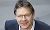 ALLE BØR HEVES: Pensjonistforbundets generalsekretør Harald Olimb Norman mener minstepensjonene bør heves på en slik måte at også de med offentlige tjenestepensjon får like mye som alle andre.