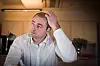 Arbeidsminister Robert Eriksson trekker sine omstridte forslag til kutt i sykelønna.