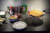 MULTESYLTETØY: Det serveres vaffel med hjemmelaga multesyltetøy.