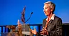 LO-leder Peggy Hessen Følsvik mener finansinstitusjonene bør trekke seg ut av selskaper involvert i bosettingene, hvis de ikke avslutter sin kritikkverdige aktivitet.