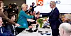 Peggy Hessen Følsvik (LO) og Ole Erik Almlid (NHO) ved starten av lønnsforhandlingene tidligere i år.