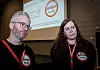 UENIGE: Eystein Garberg, leder av Elektroarbeidernes Fagforening Trøndelag, sammen med fungerende leder i Vestre Toten Fagforbund Maria Aksberg.