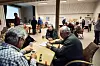 SINGEL: Kari Jeksrud er eneste dame rundt bordene når bridgeklubben spiller singelturnering denne kvelden.