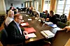 ENIGHET: Meklingen mellom EL & IT Forbundet og NHO/Abelia pågikk utover natten og morgenen før riksmekler Richard Saue kom med et forslag til løsning som begge parter kunne akseptere. Her fra starten av meklingen mandag formiddag.