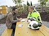 Engelsk: Distriktssekretæren i avdeling 2 Oslo/Akershus har et møte med Aitor Espinosa fra ledelsen i Copuno Sweden AB, Norwegian Filial. Tema er tariffavtale, og samtalen foregår på engelsk.
