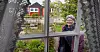 KOLONIST: Anne-Sol Simensen liker å grave i jorda. Hun dyrker for det meste nyttevekster.