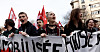 Studenter deltar i en demonstrasjon i Paris mot den franske regjeringens planlagte pensjonsreform 16. februar 2023. Det er den femte dagen med nasjonale streiker og demonstrasjoner i Frankrike mot president Macrons forslag.