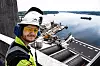FIN UTSIKT: Fra toppen av tårnet på fullgjødselfabrikk 4, 110 meter over bakken, har Sture Rasmus Olsen fin utsikt utover Frierfjorden og Herøya. 21-åringen går i sin fars fotspor. Faren gikk nylig av med pensjon etter 48 år ved bedriften.