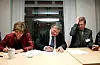 LO-leder Gerd Liv Valla (t.v.) og NHOs administrerende direktør Finn Bergesen jr. (t.h.) undertegnet sammen med arbeids- og sosialminister Bjarne Håkon Hanssen en intensjonsavtale om videreføring av samarbeidet om et inkluderende arbeidsliv for perioden 2006 - 2009.
