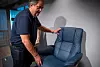 STRESSLESS: Klubbleder Edvard Lie med møbelprodusentens kjente merkevare «Stressless»-lenestolen.