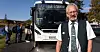 Jan-Erik Skumlien på Gjøvik er en av mange pensjonister som er nødvendig for at blant annet skolebussene skal gå.