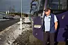 SIKRERE VEI: Bussjåfør i Nettbuss, Nils Klægstad, opplevde alle sjåførers største mareritt i romjulen. Nå mener han det er på høy tid å diskutere om økonomi og miljø går ut over tryggheten på veiene.