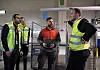 VIKTIG: - Det er godt å se at de nye formene for levering og distribusjon blir godt mottatt, og at kundene er positive. Jobben dere gjør er viktig og synlig, sa samferdselsminister Jon Georg Dale til transportlederne Tahir Baig, Eivind Bjørnseth og postbud Even Hermansen.